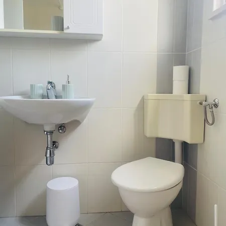 Vranjes Apartment *
