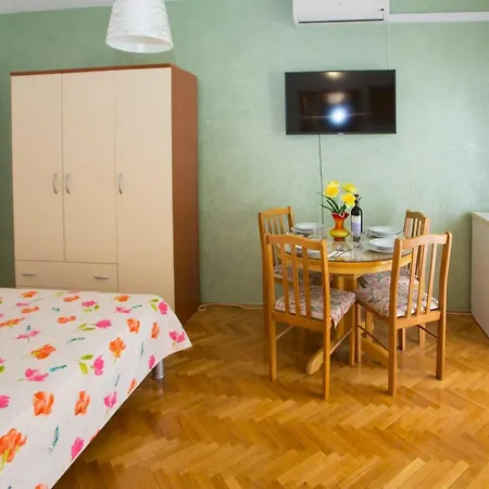 Apartment Vranjes *